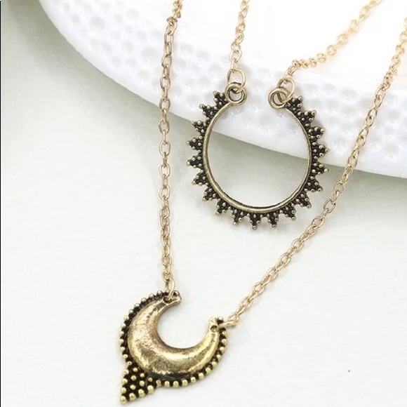 RESTOCKING🎉Antique gold double crescent necklace - Picture 4 of 5